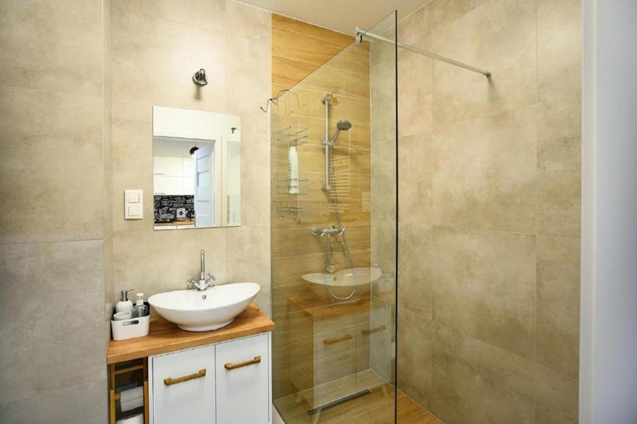 לודז' Lumina Luxury Apart On Wroblewskiego Street מראה חיצוני תמונה